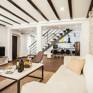 https://tinel-longo.hotels-in-trogir.com