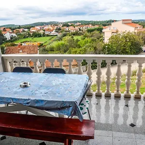 https://villa-veli-vrh.in-istria.net